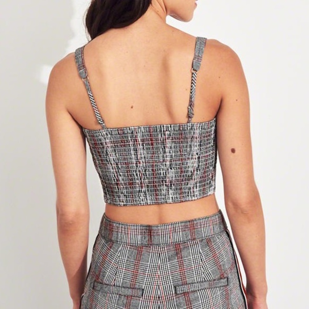 Hollister Grey Button Front Crop Top - Picture 4 of 4